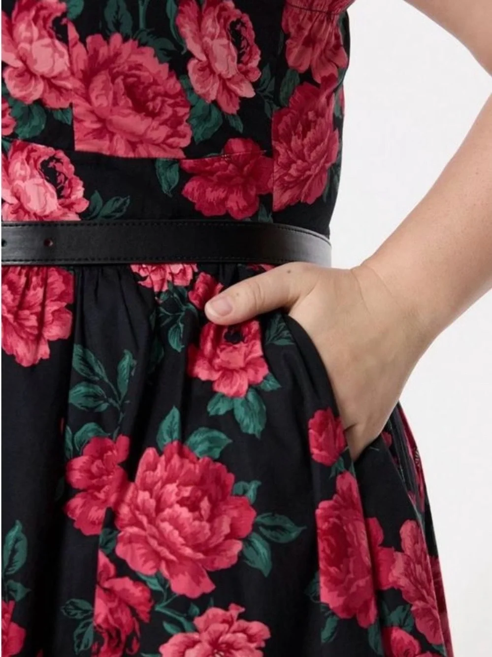 Torrid Retro Chic Cotton Twist Front Swing Dress - Roses Floral Black 00 NWT - Picture 3 of 6